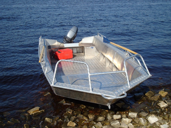 Алюминиевая лодка Wellboat-47 румпельное управление