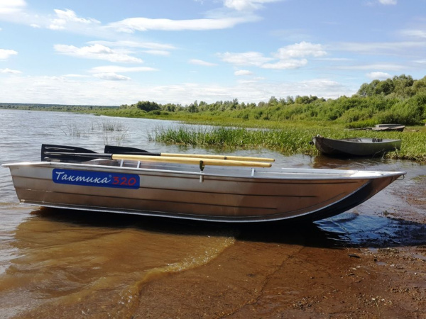 Алюминиевая лодка Тактика 320