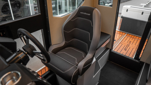 Катер Windboat 7.0 Cabin