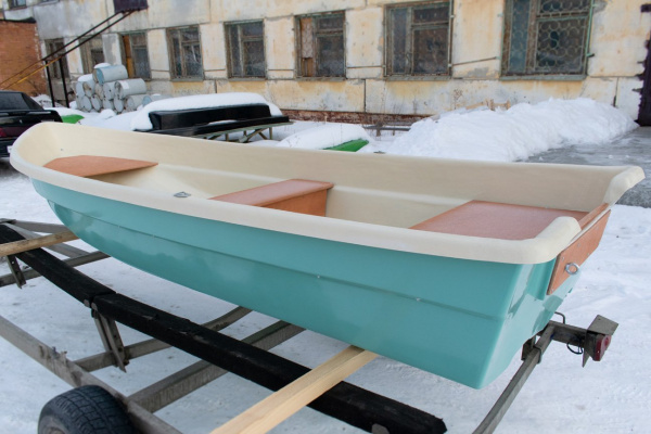 Лодка пластиковая Легант-353