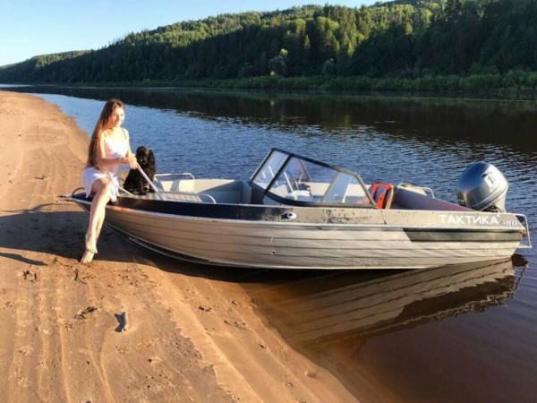 Катер Тактика 490 DC