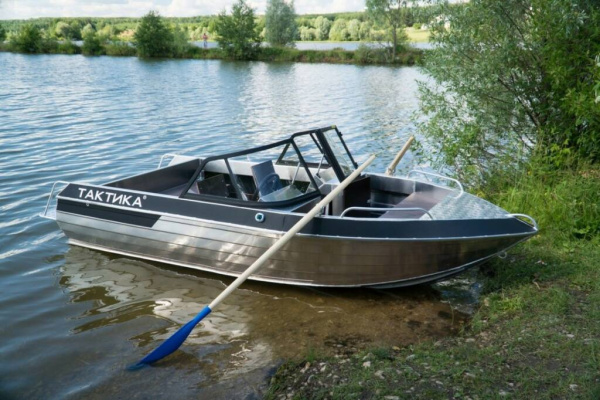 Катер Тактика 460 DC