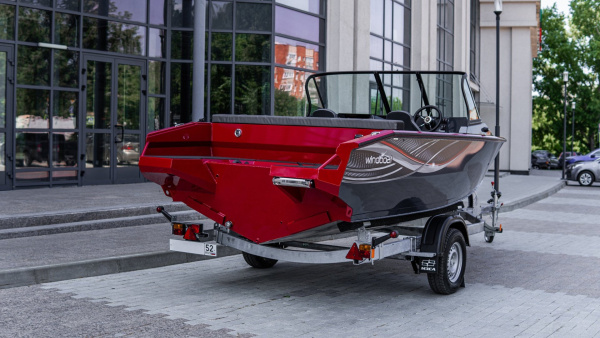 Катер Windboat 4.9 DCX