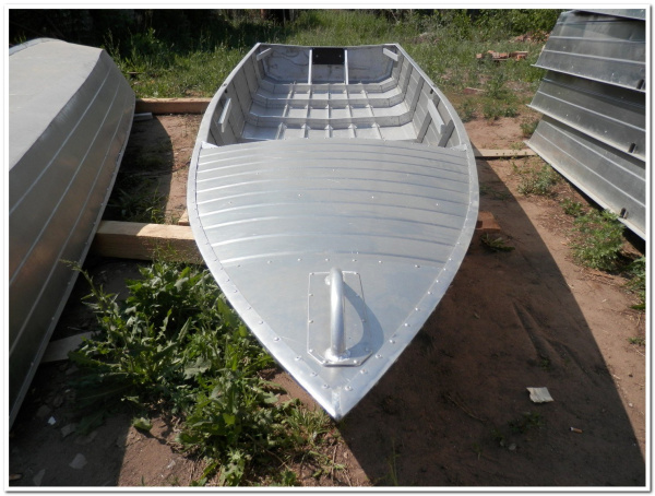 Алюминиевая лодка Вятка-Шило.