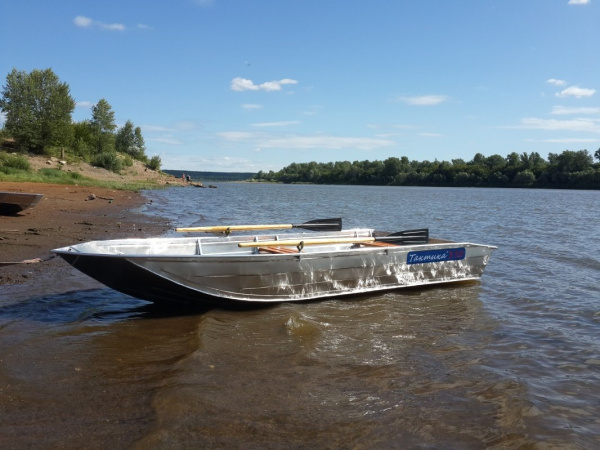 Алюминиевая лодка Тактика 370