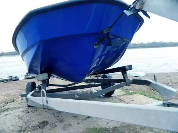 Катер Wyatboat 430C (стеклопластиковый тримаран)