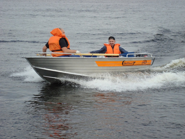 Алюминиевая лодка Wellboat-42 румпельное управление