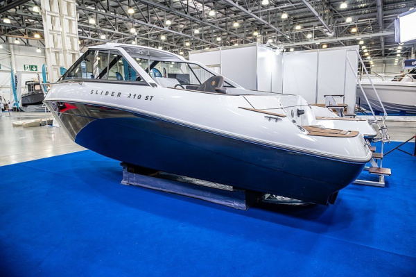 Катер Slider 210 ST