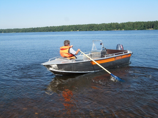 Катер Wellboat-46 консоль