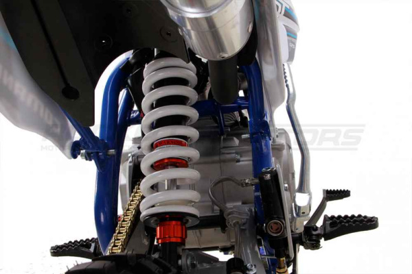 ROCKOT HI-TECH 125 Comandante (механ. сцепл., эл. стартер, 17/14)