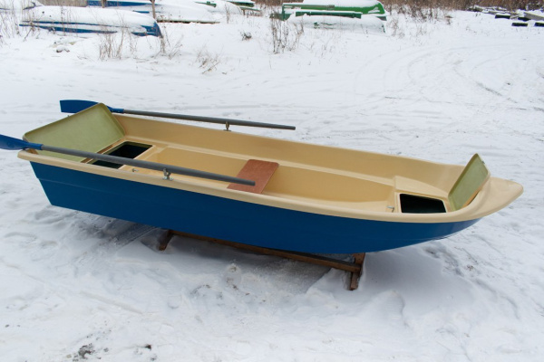 Лодка пластиковая Легант-345 картоп с рундуками