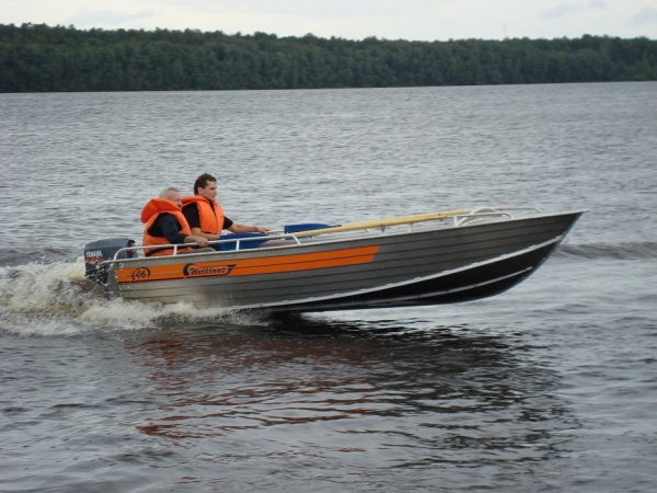 Алюминиевая лодка Wellboat-46 румпельное управление