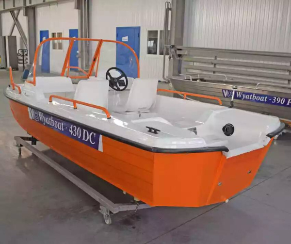 Катер Wyatboat-430DC